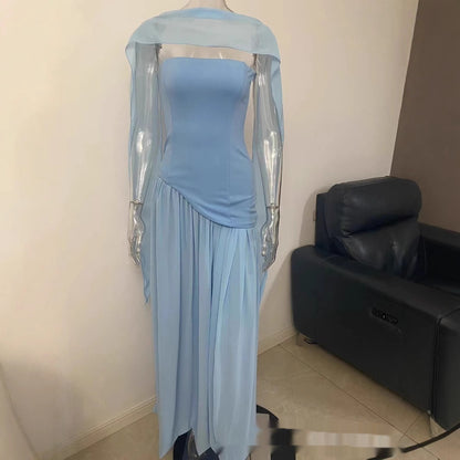 Robe moulante à fermeture éclair contrastée au tempérament affirmé